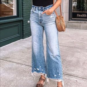 A&F Ultra High Rise Wide Leg Cropped Jeans